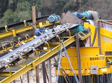 【金屬礦】四川時產(chǎn)300噸金屬礦破碎成套設(shè)備
