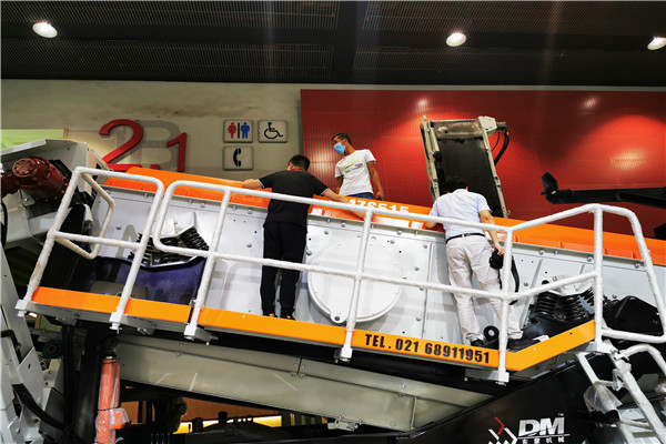 【現(xiàn)場(chǎng)直擊】第六屆廣州砂石展第二天盛況依舊！東蒙現(xiàn)場(chǎng)火熱出爐！