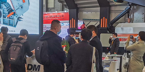 【直擊現(xiàn)場·開展第三天】精彩繼續(xù)！360°展示東蒙E6.530展臺盛況，聚焦baumaCHINA2020現(xiàn)場搶先看！